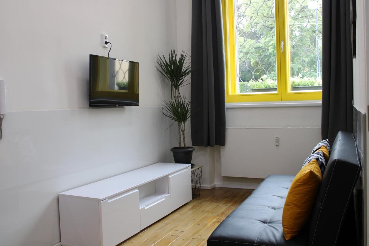 LYLY APARTMENT - Parkování Zdarma - U centra Praga Exterior foto